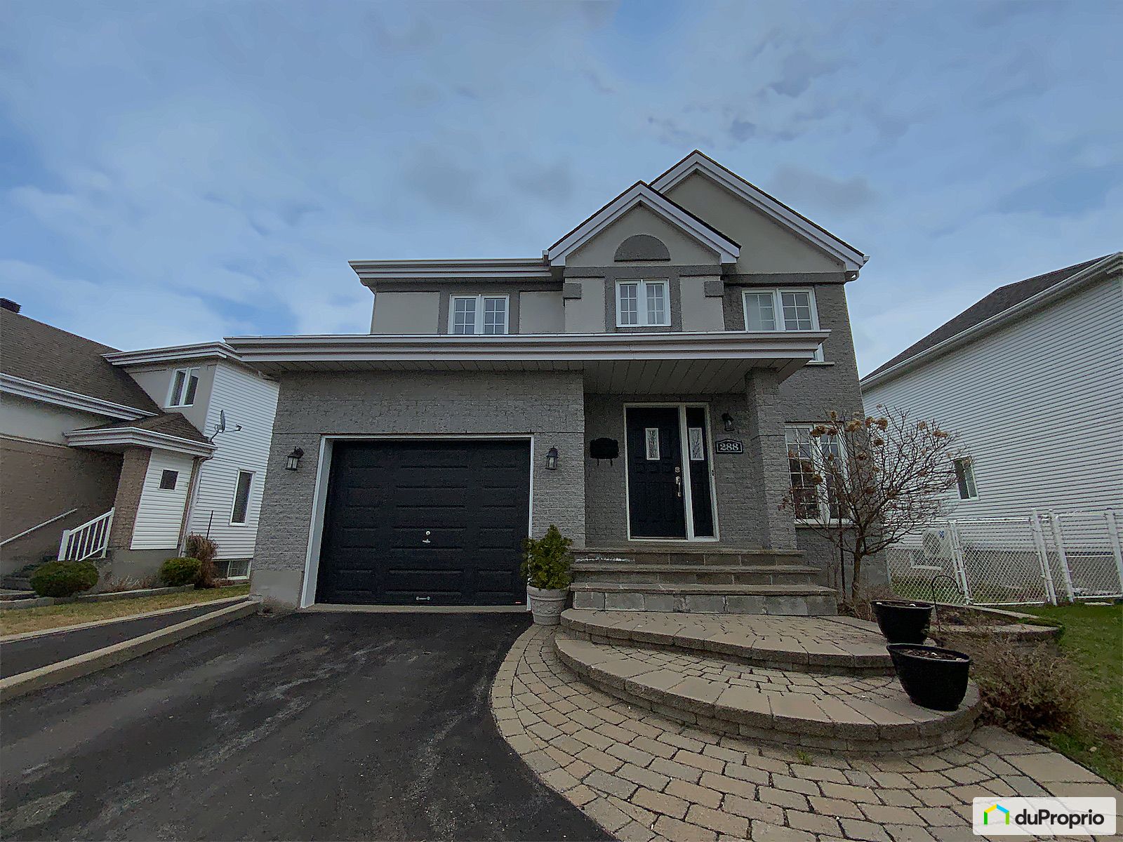 Maison 2 étages à vendre PointeClaire 3 chambres 1 salle de bain 1072126