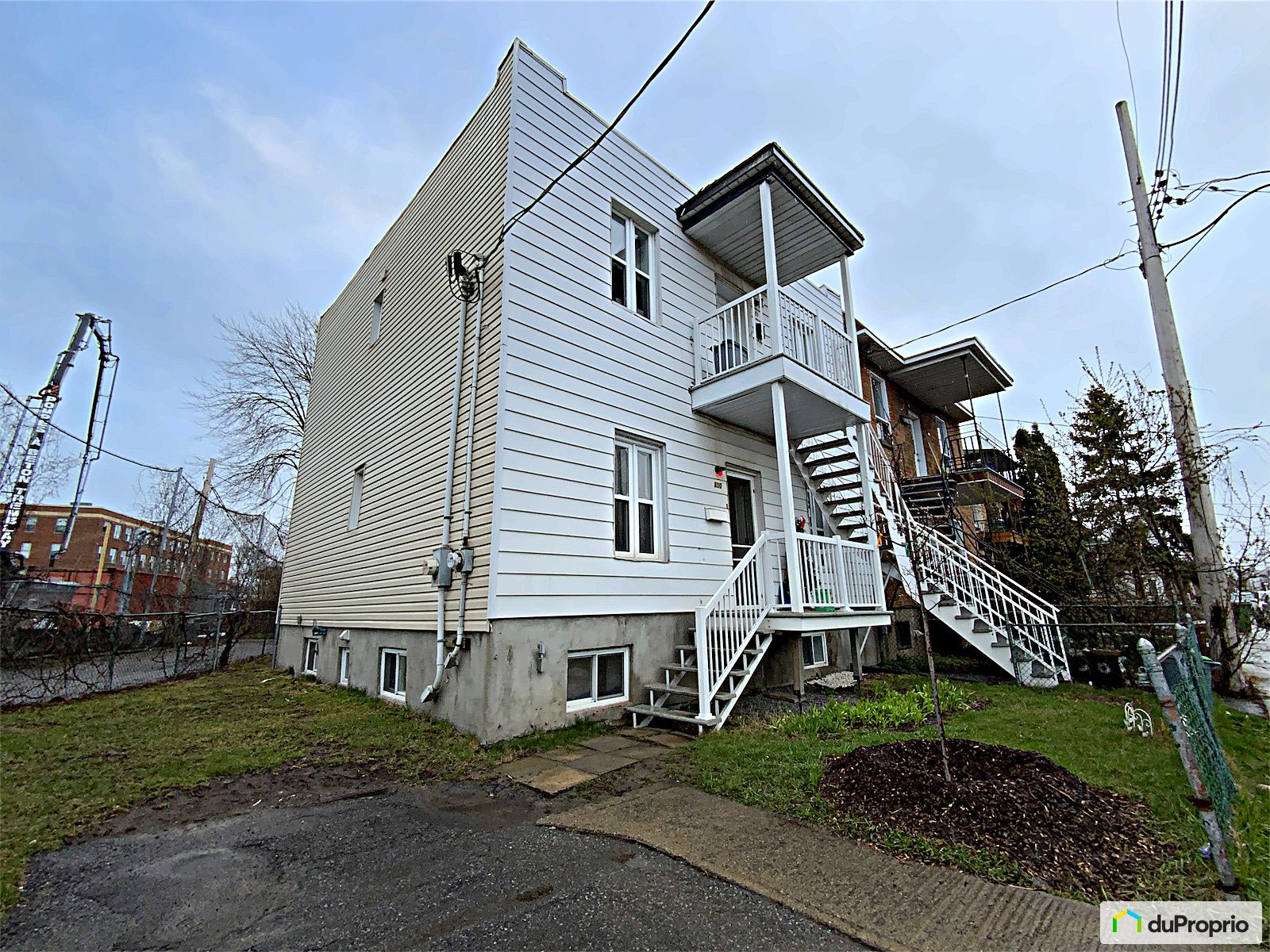 Duplex à vendre Lachine 8 chambres 3 salles de bain 1072236