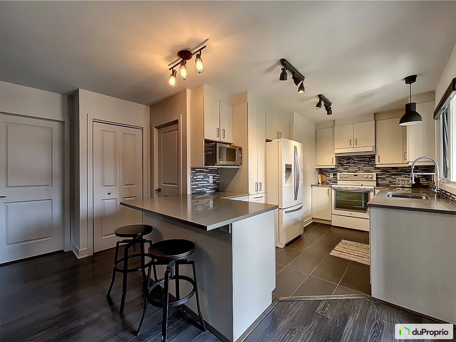 Condo à vendre Boucherville 2 chambres 1 salle de bain 1072774