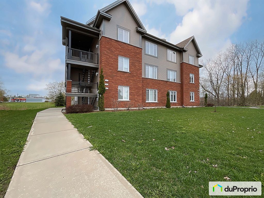 Condos, maisons à vendre, Farnham