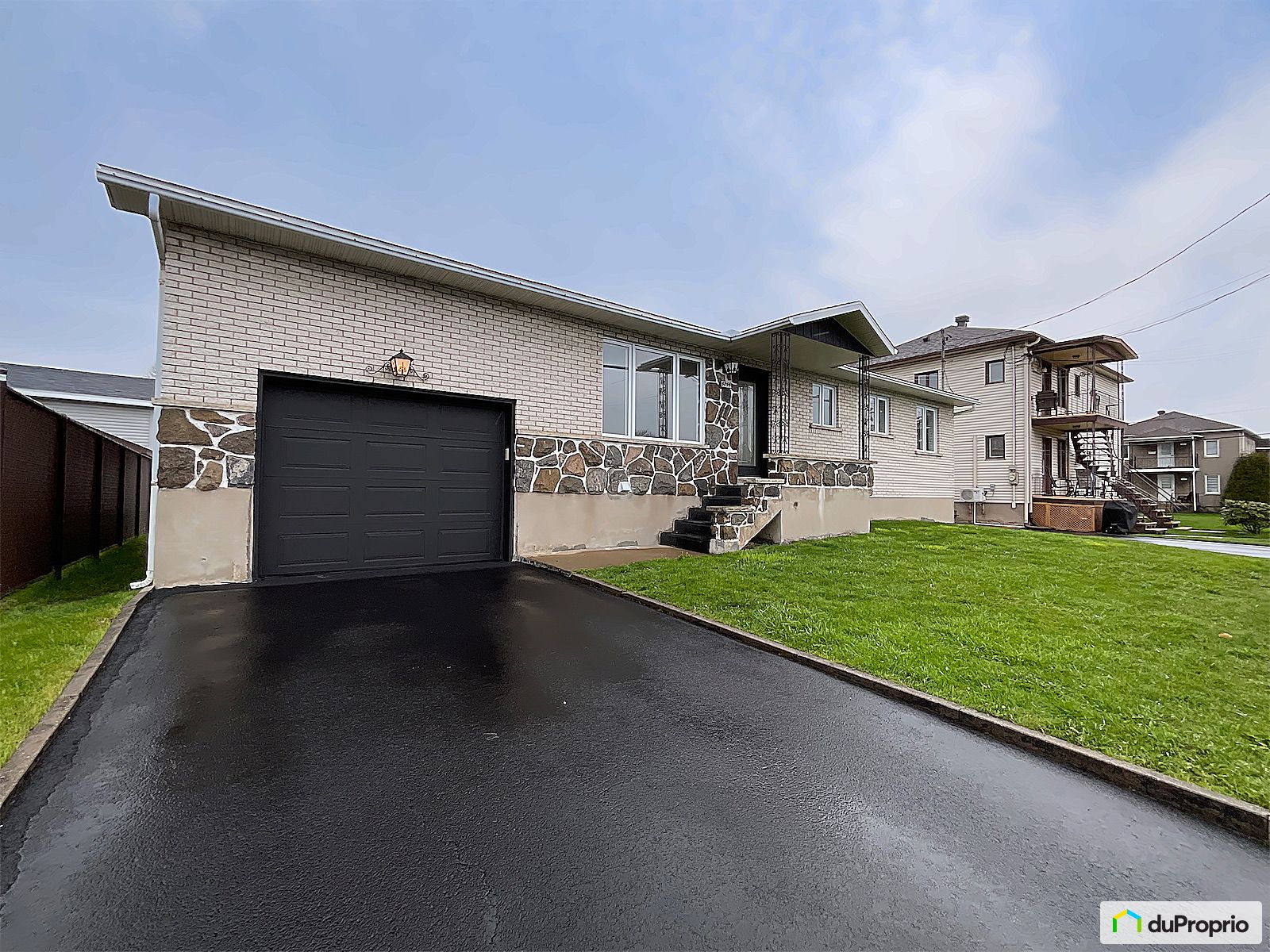 Bungalow à vendre Contrecoeur 4 chambres 2 salles de bain 1073727