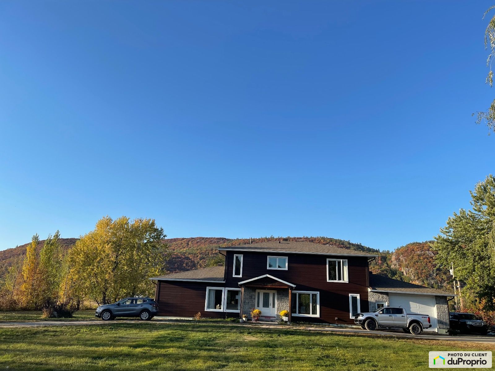 Maison 2 étages à vendre Luskville 4 chambres 2 salles de bain 702881