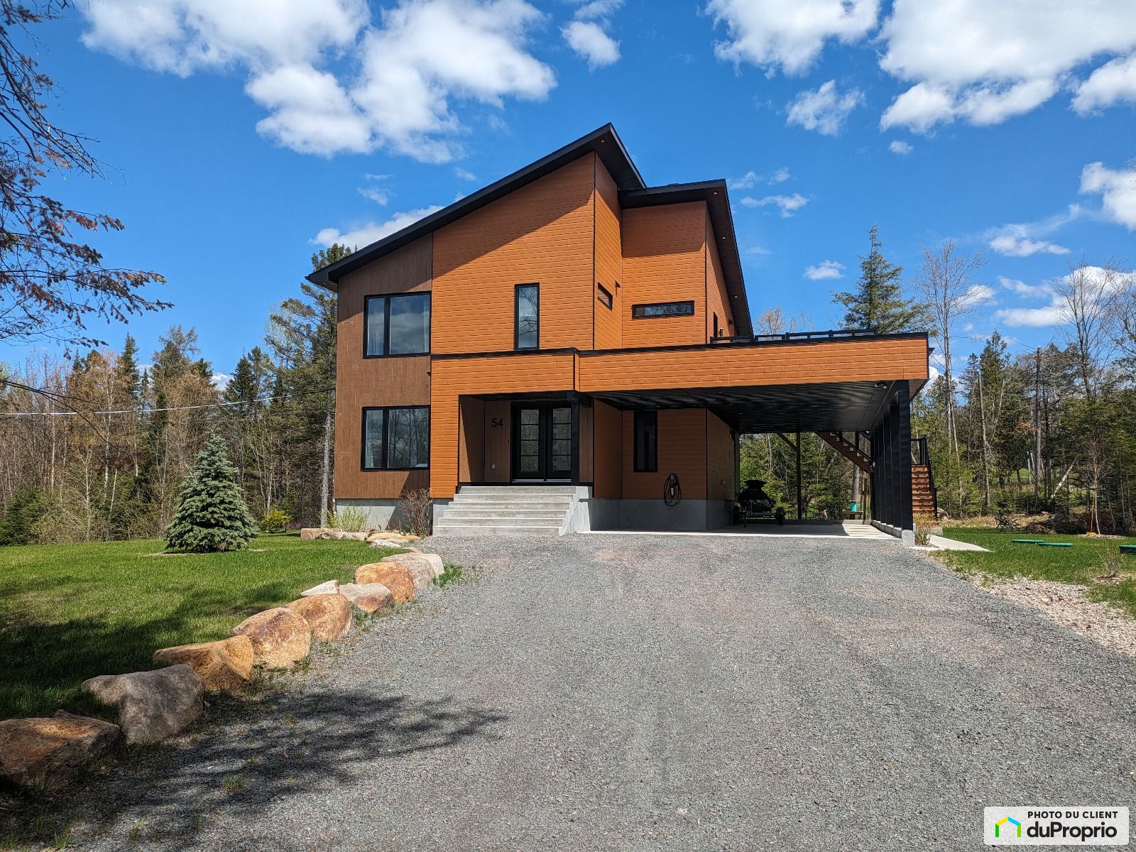 Maison 2 étages à vendre MorinHeights 3 chambres 2 salles de bain 1064712