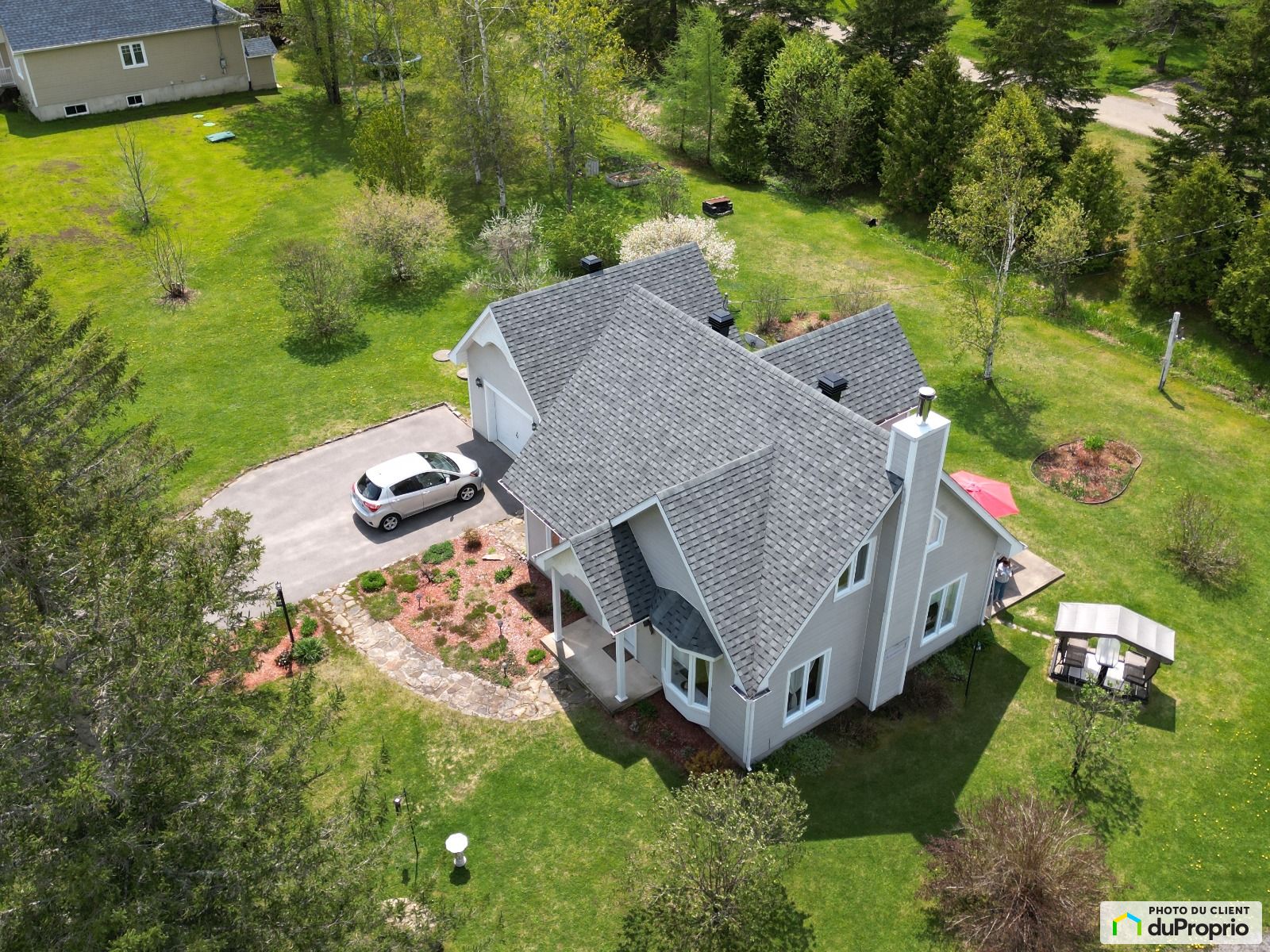 Maison 2 étages à vendre StJeanDeMatha 3 chambres 1 salle de bain