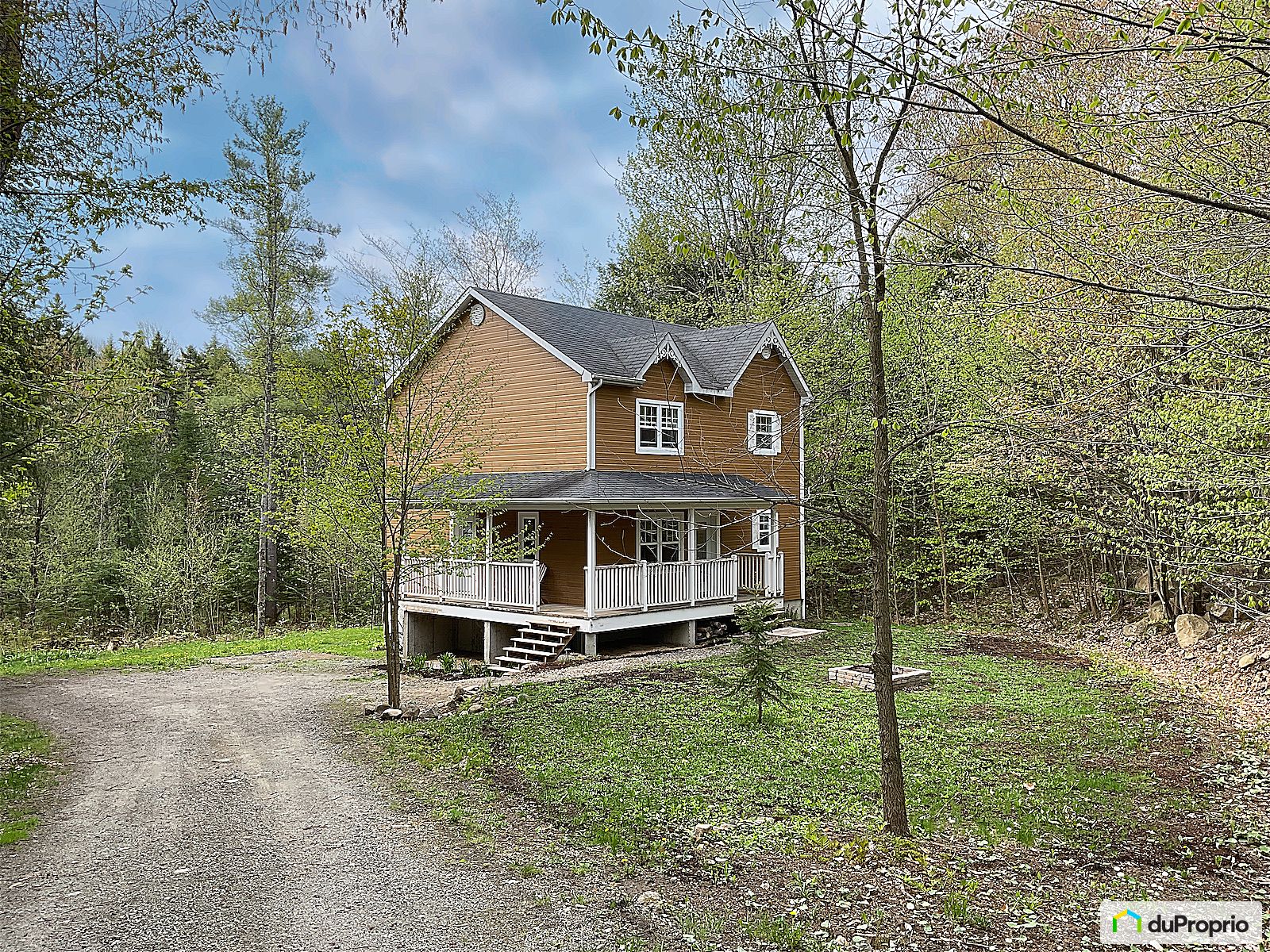 2 Storey for sale StHippolyte 5 bedrooms 2 bathrooms 1073324