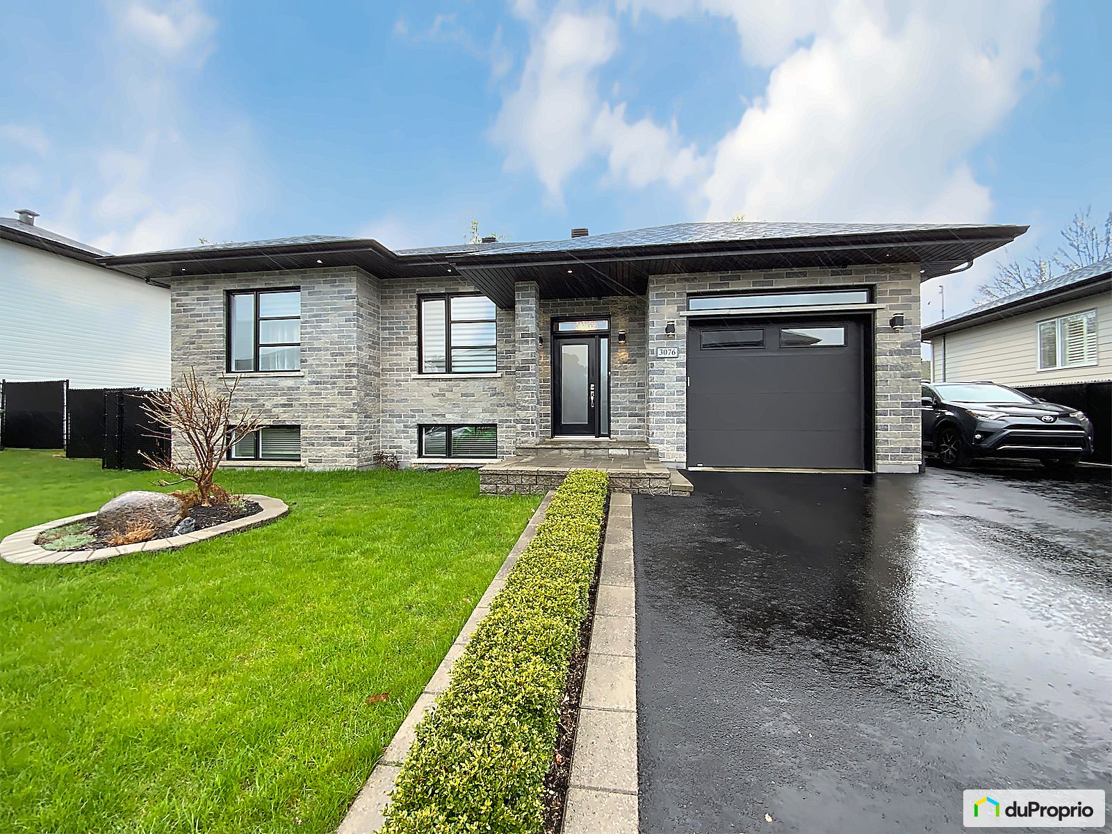 Bungalow for sale Carignan 4 bedrooms 1 bathroom 1073699