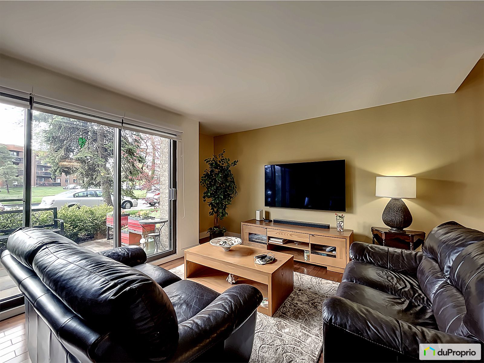 Condominium for sale StLambert 2 bedrooms 1 bathroom 1073780