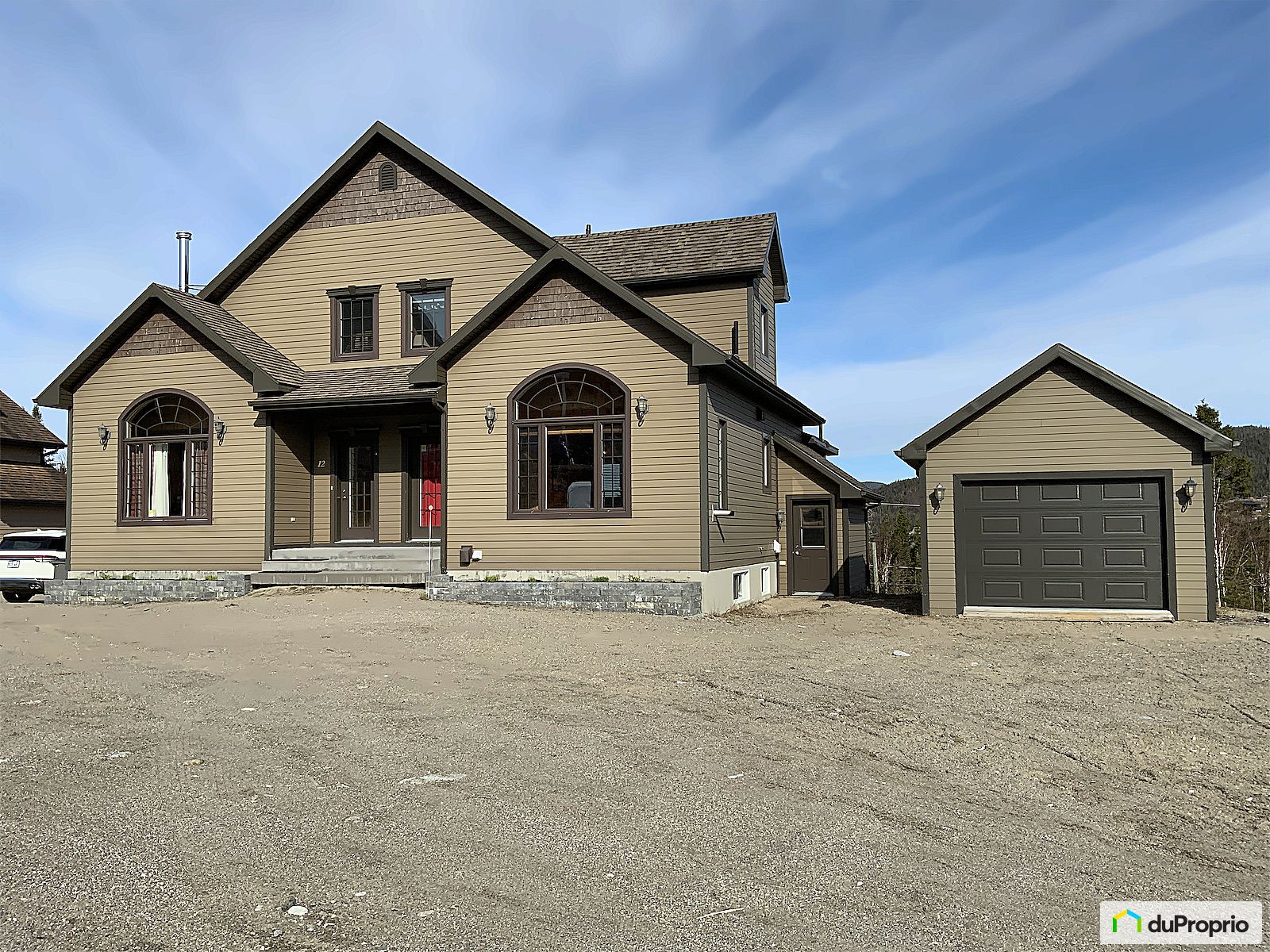 Jumelé à vendre StDaviddeFalardeau 5 chambres 2 salles de bain 1074057