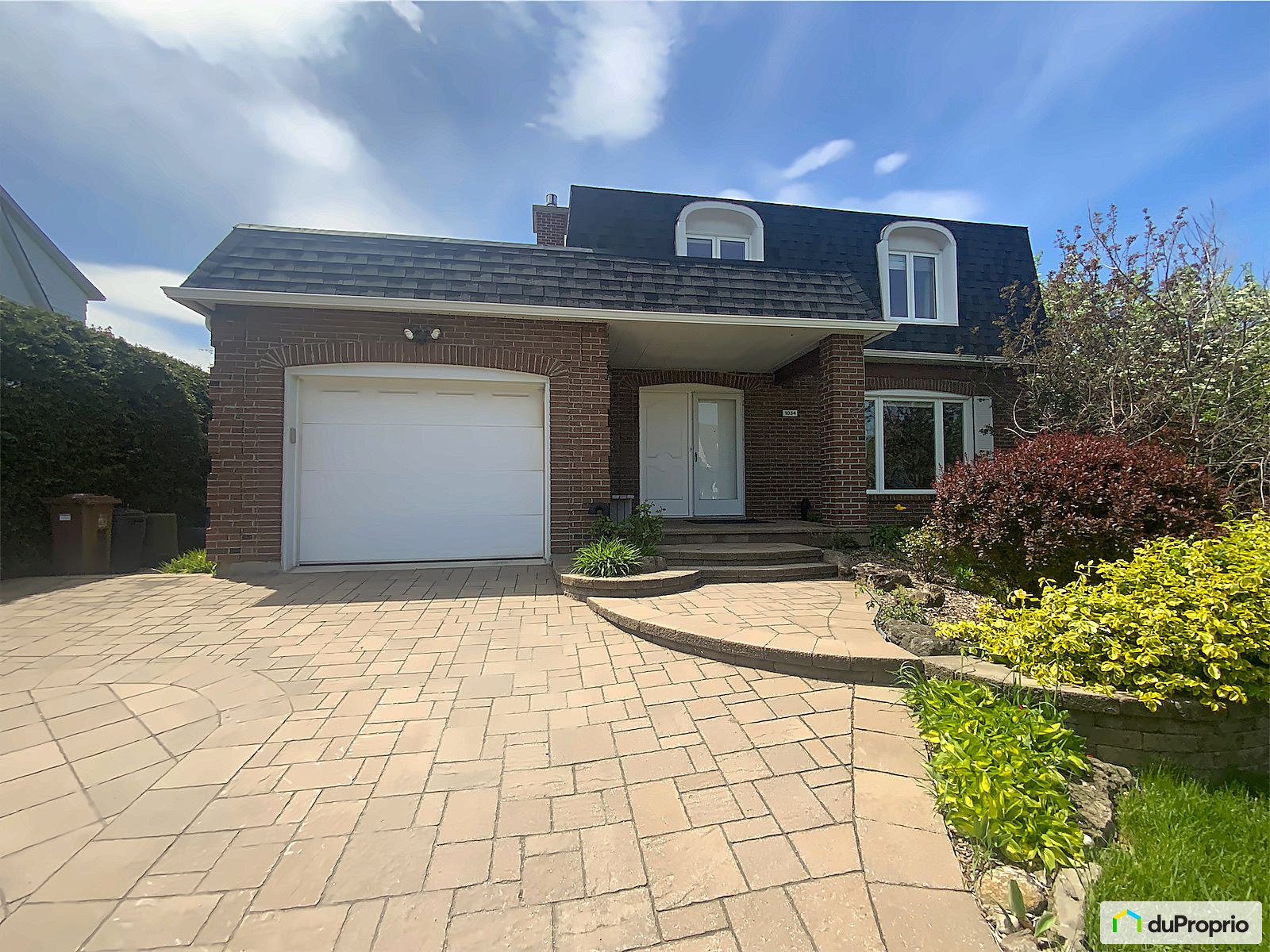 Maison 2 étages à vendre Boucherville 5 chambres 2 salles de bain 1074404