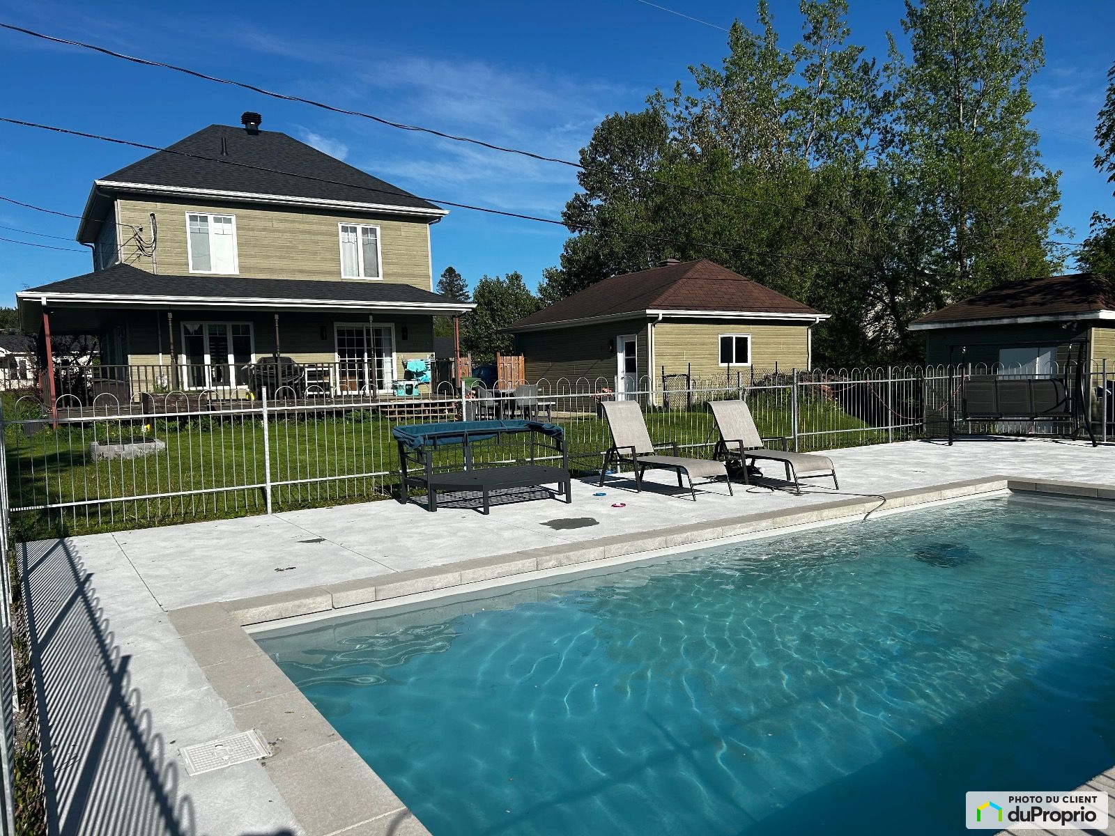 Maison 2 étages à vendre StBasileDePortneuf 4 chambres 1074899