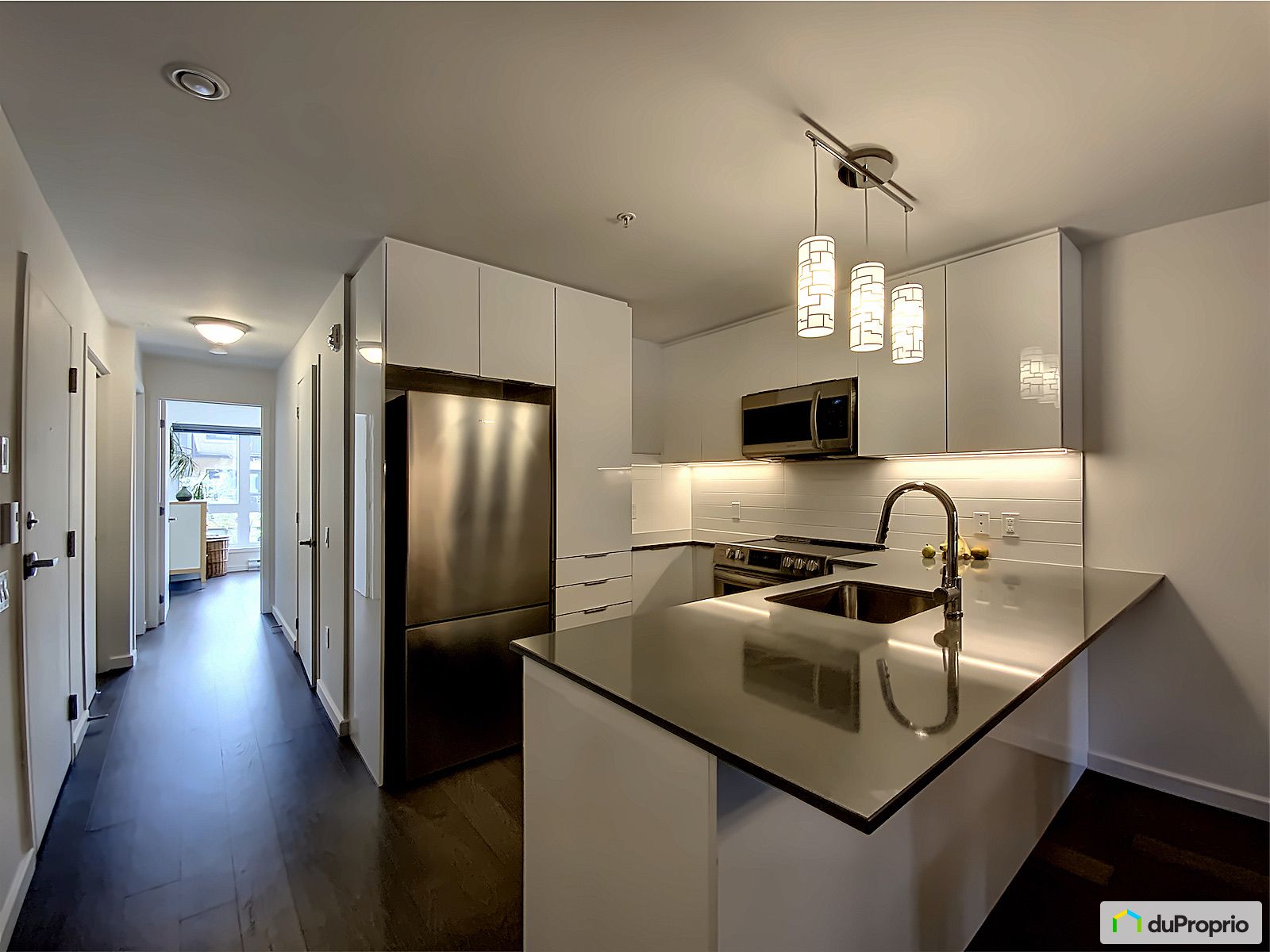 202 3720 Rue Sainte Catherine — photo 2