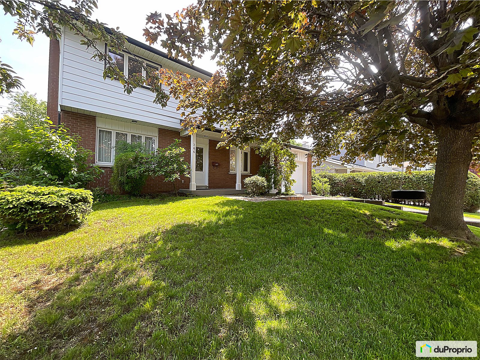 Maison 2 étages à vendre Boucherville 4 chambres 2 salles de bain 1075219