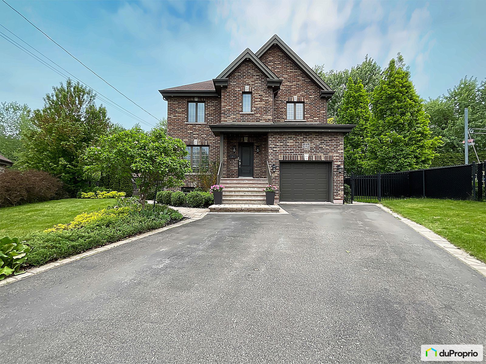 Intergenerational home for sale Carignan 4 bedrooms 1075573