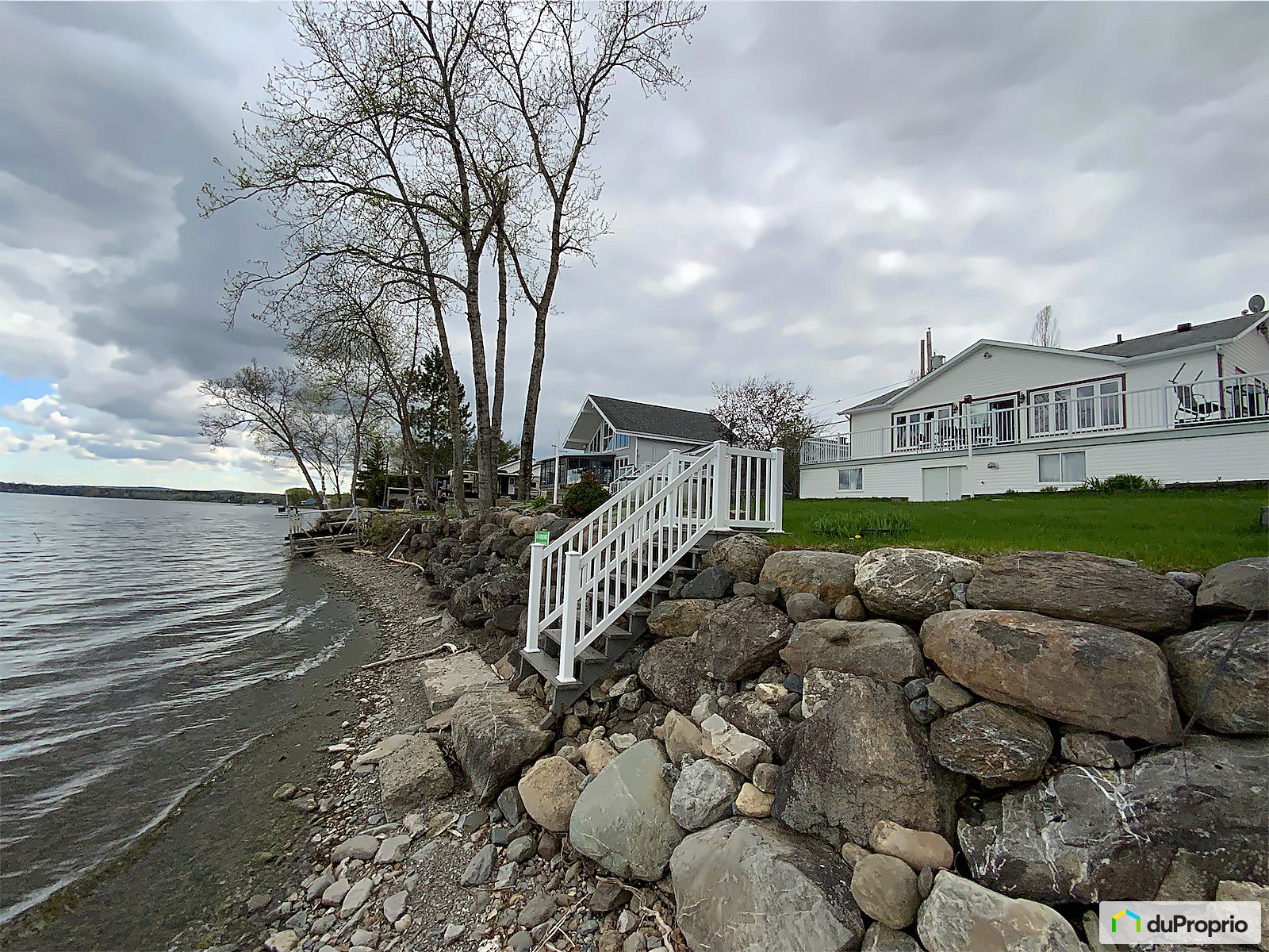 Bungalow à vendre TémiscouatasurleLac 3 chambres 1 salle de bain