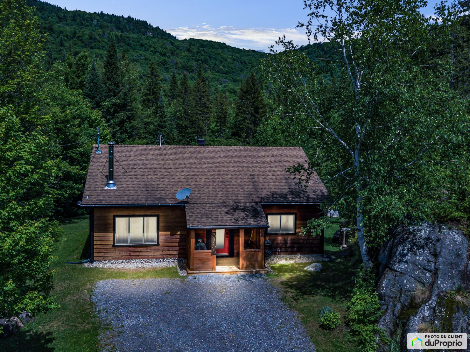 Chalet à vendre LacSuperieur 3 chambres 1 salle de bain 1076181