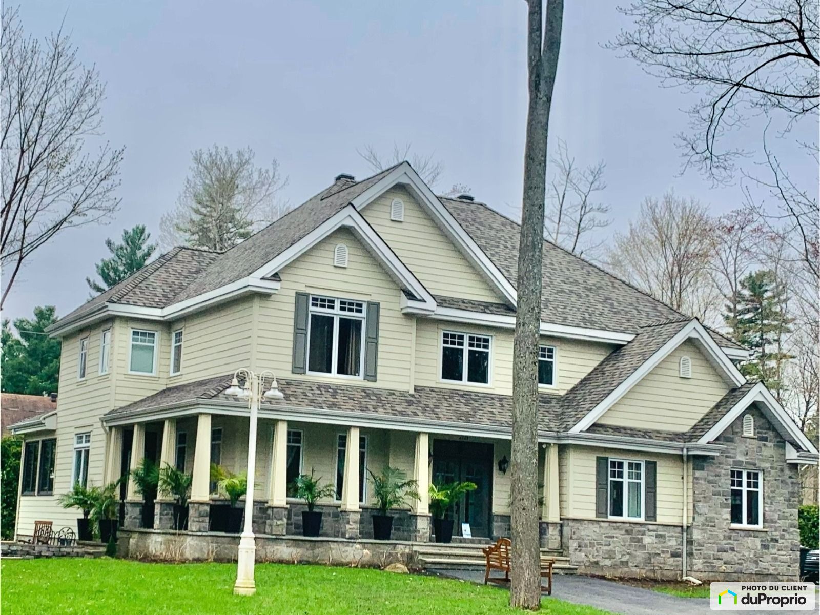 Maison 2 étages à vendre StLazare 6 chambres 3 salles de bain 990236