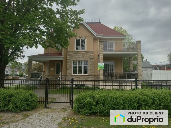 63 chemin du Richelieu, McMasterville for sale