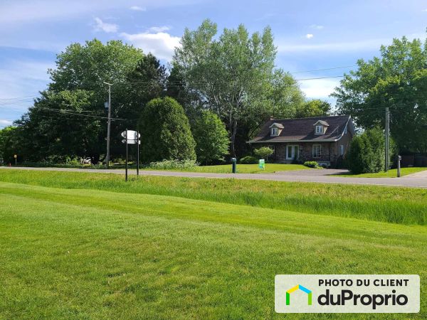 975 chemin du Golf, L&#39;Assomption à vendre