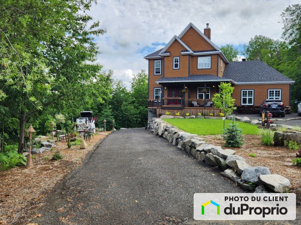 970-970A, chemin du Renard, Ste-Adèle for sale