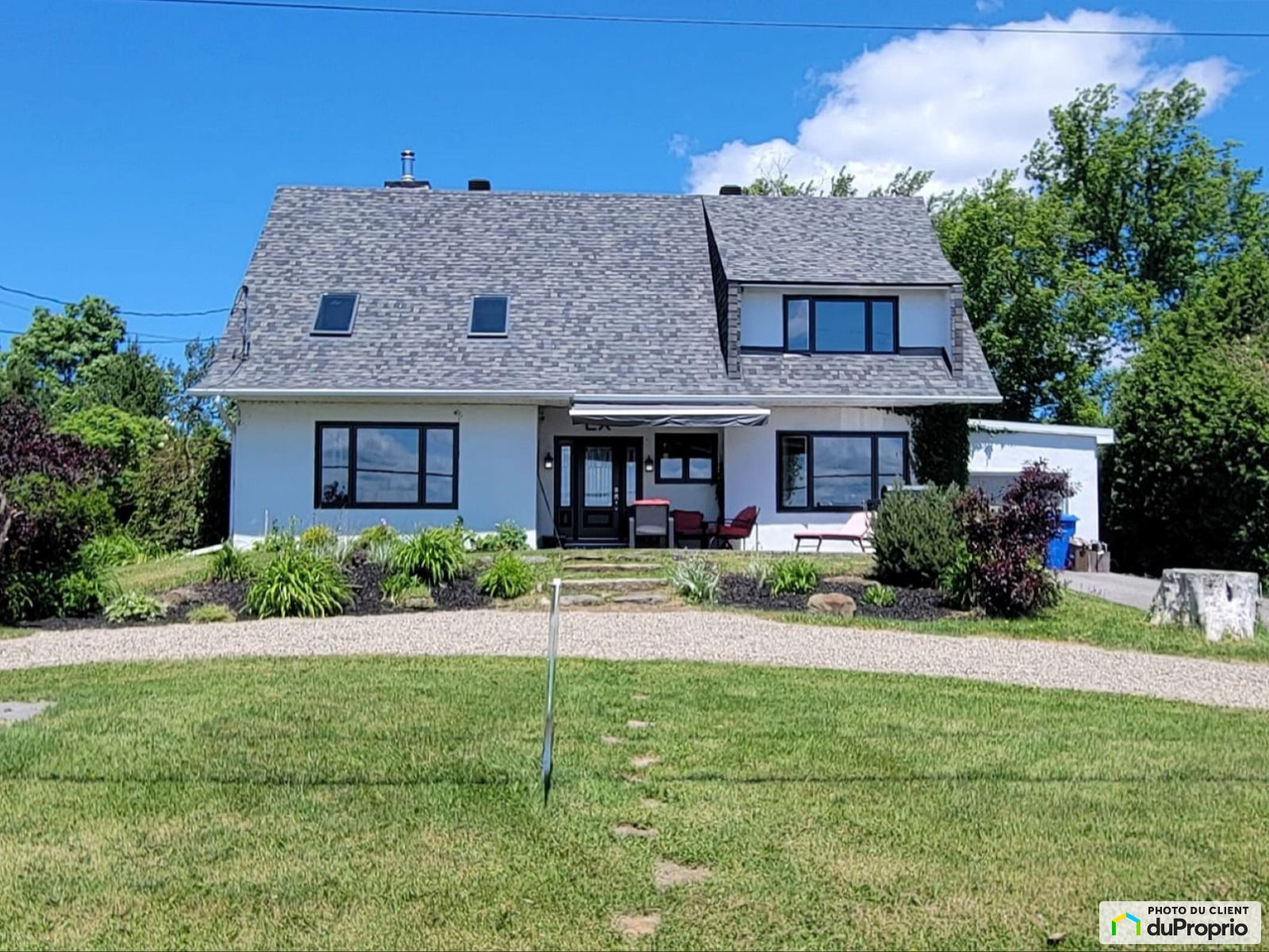 Maison à un étage et demi à vendre NDDeL'IlePerrot 4 chambres 1070937