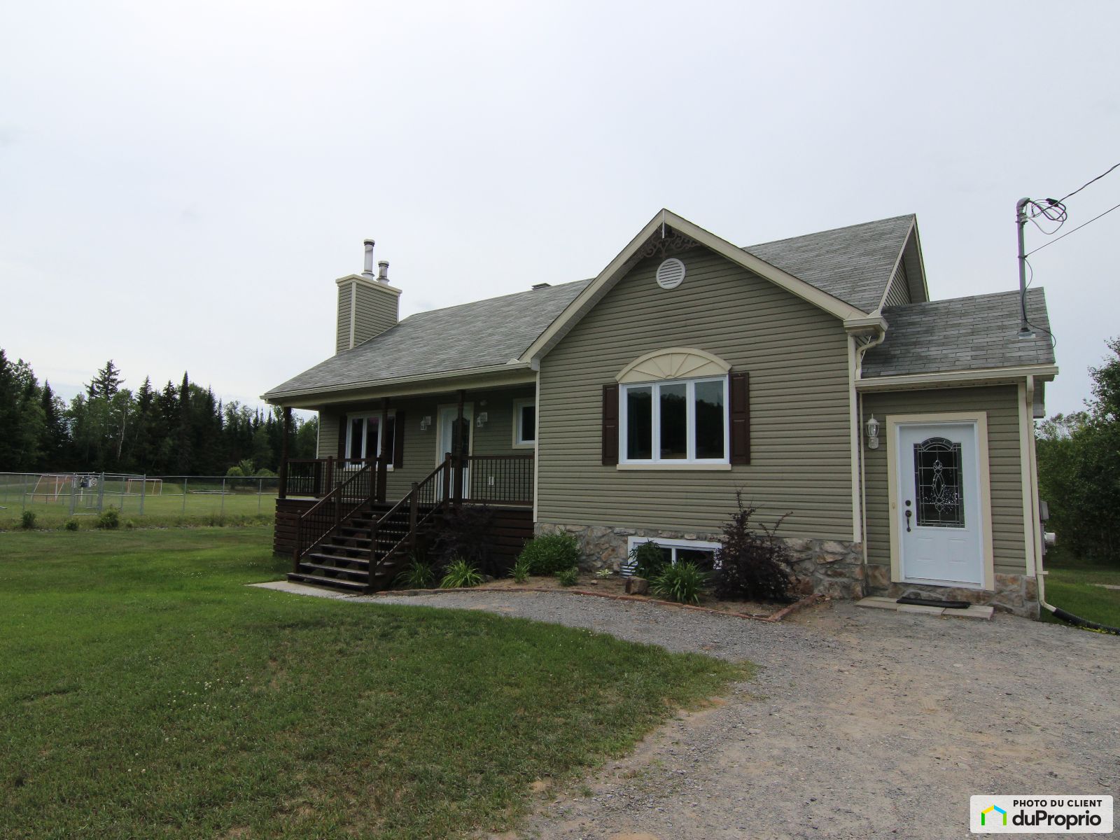 Bungalow à vendre LacSuperieur 4 chambres 2 salles de bain 1073750