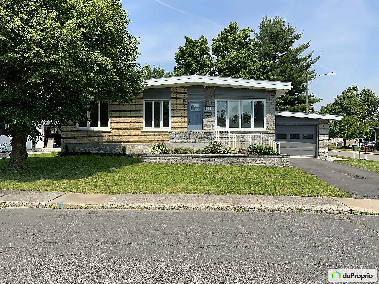 Bungalow à vendre Boucherville 4 chambres 2 salles de bain 1074198