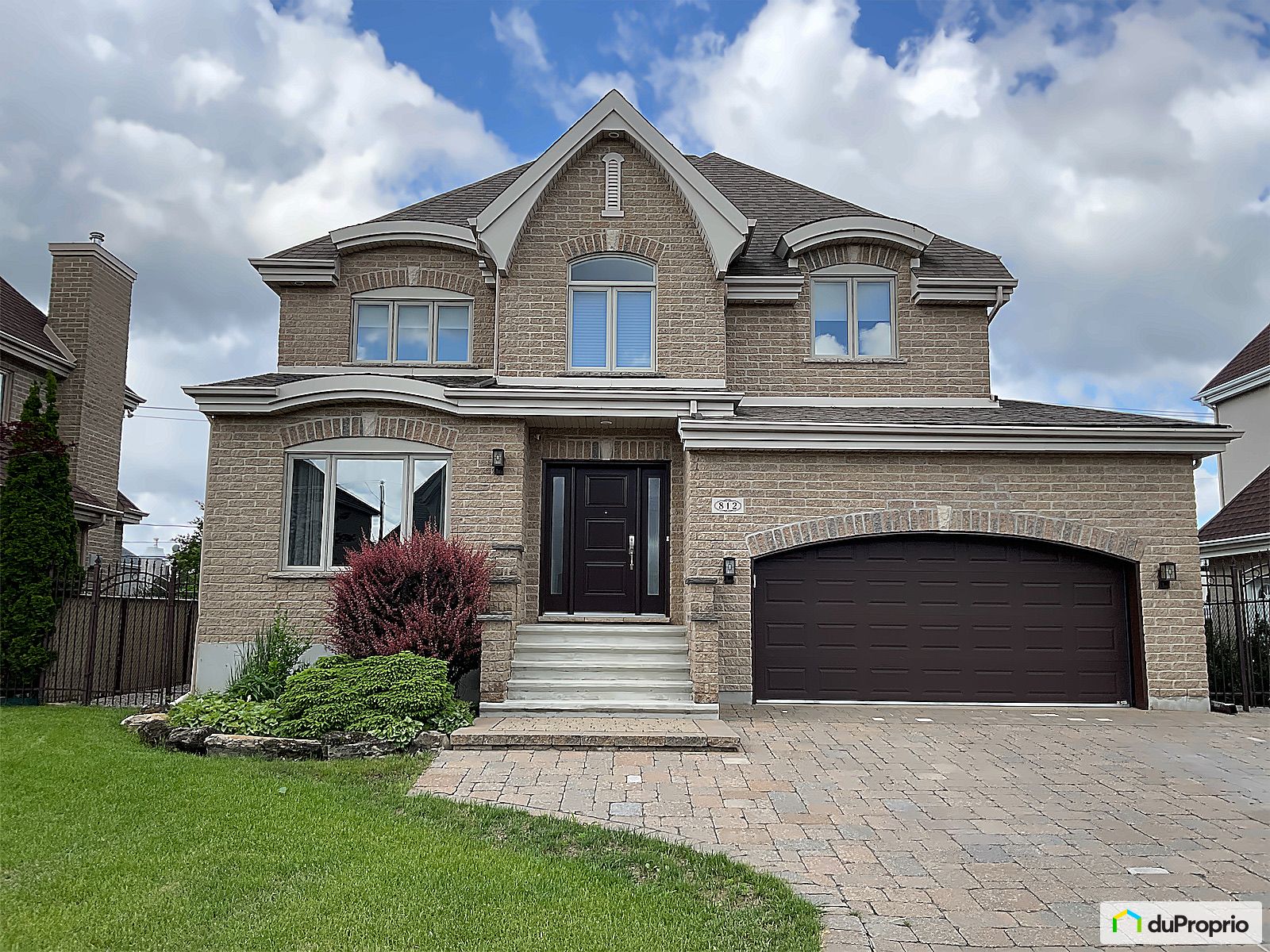Maison 2 étages à vendre Auteuil 4 chambres 3 salles de bain 1074615