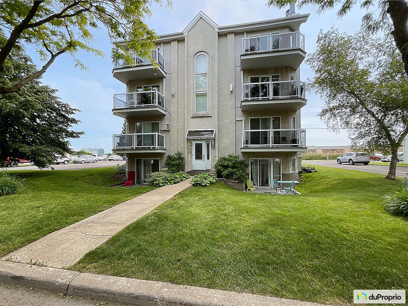 Condo à vendre Candiac 2 chambres 1 salle de bain 1075437