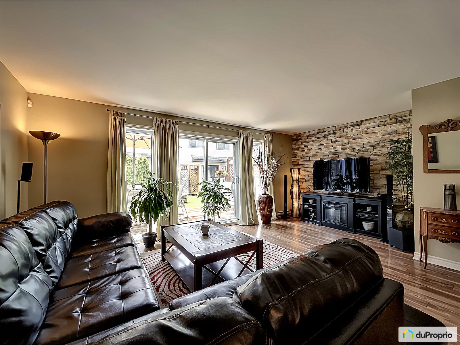 Condo à vendre Candiac 3 chambres 1 salle de bain 1076251