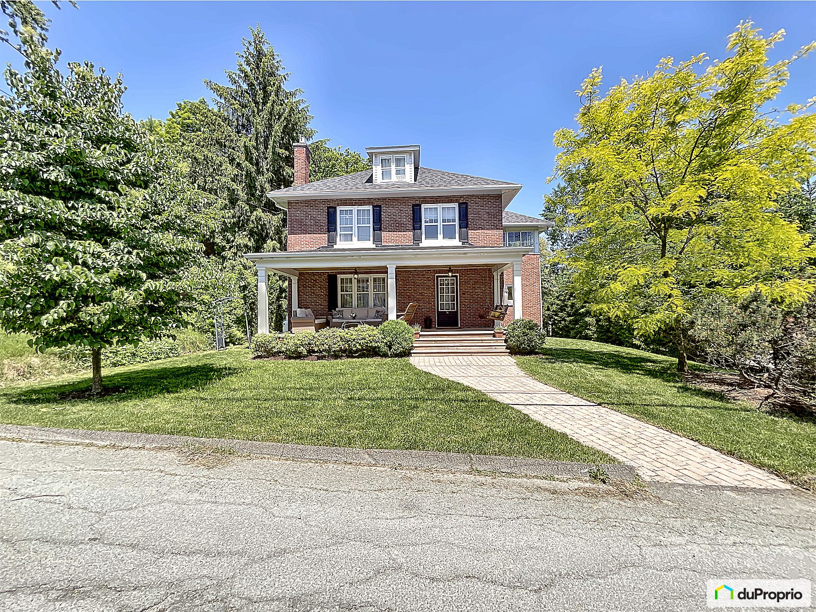 Maison 2 étages à vendre Sherbrooke (Lennoxville) 4 chambres 1076432