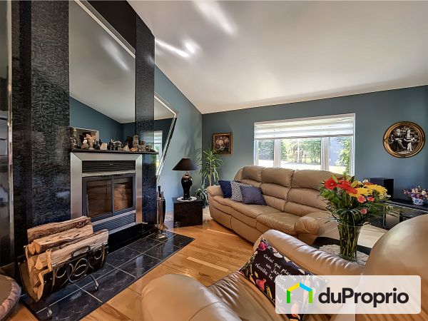 Dining Room / Living Room - 220 rue Jacques, Sherbrooke (Fleurimont) for sale