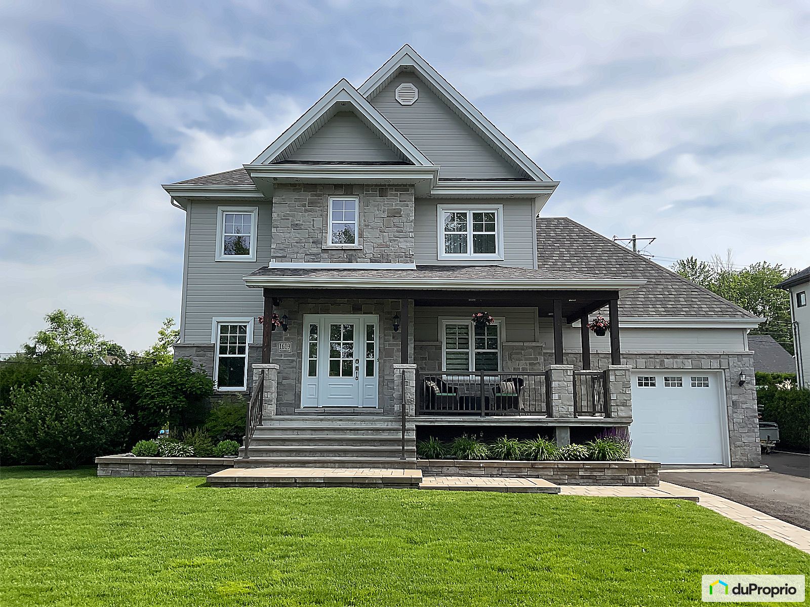 Maison 2 étages à vendre Joliette 3 chambres 2 salles de bain 1076905