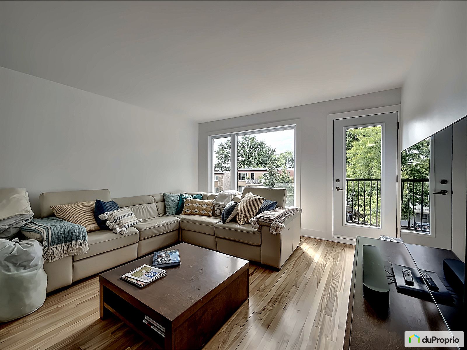 Triplex for sale LavaldesRapides 8 bedrooms 3 bathrooms 1077403