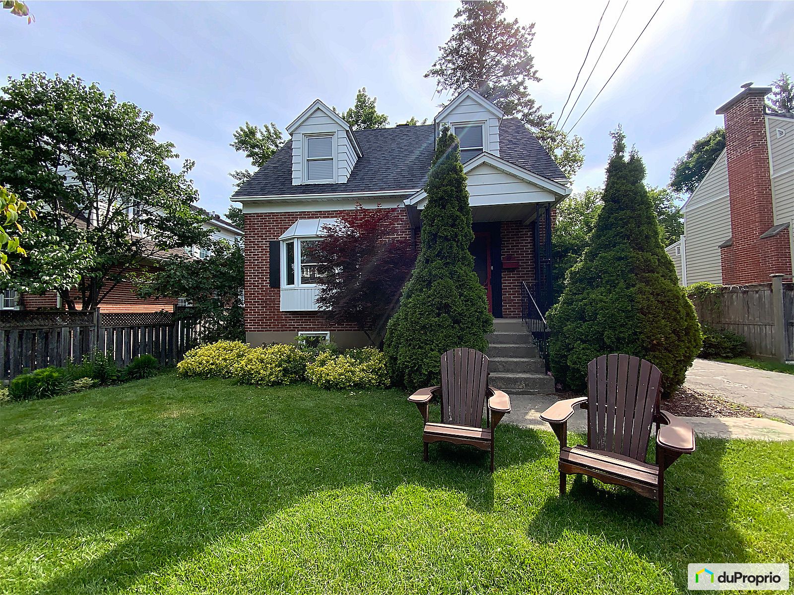 Maison 3 étages à vendre PointeClaire 4 chambres 2 salles de bain 1077708