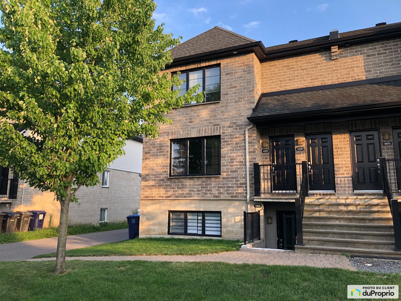 Triplex for sale Chomedey 2 bedrooms 1 bathroom 1077900