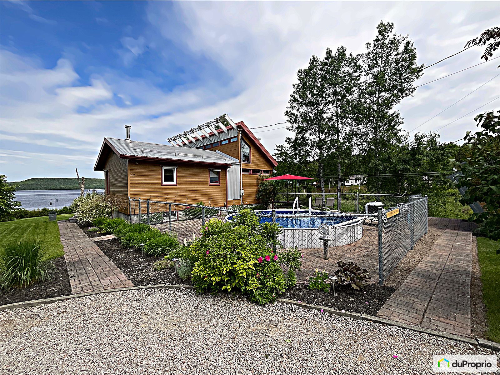 Chalet à vendre LacBouchette 2 chambres 1 salle de bain 1077901