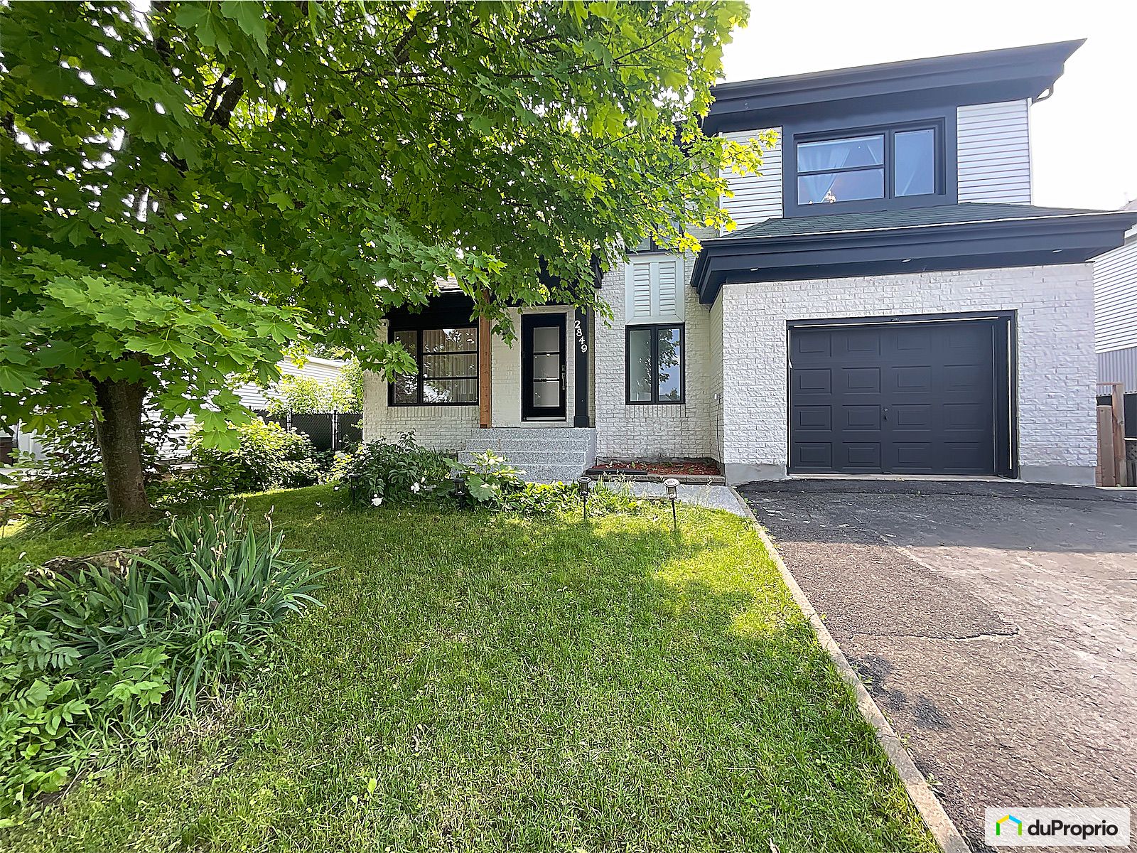 Maison 2 étages à vendre Boisbriand 3 chambres 2 salles de bain 1078110