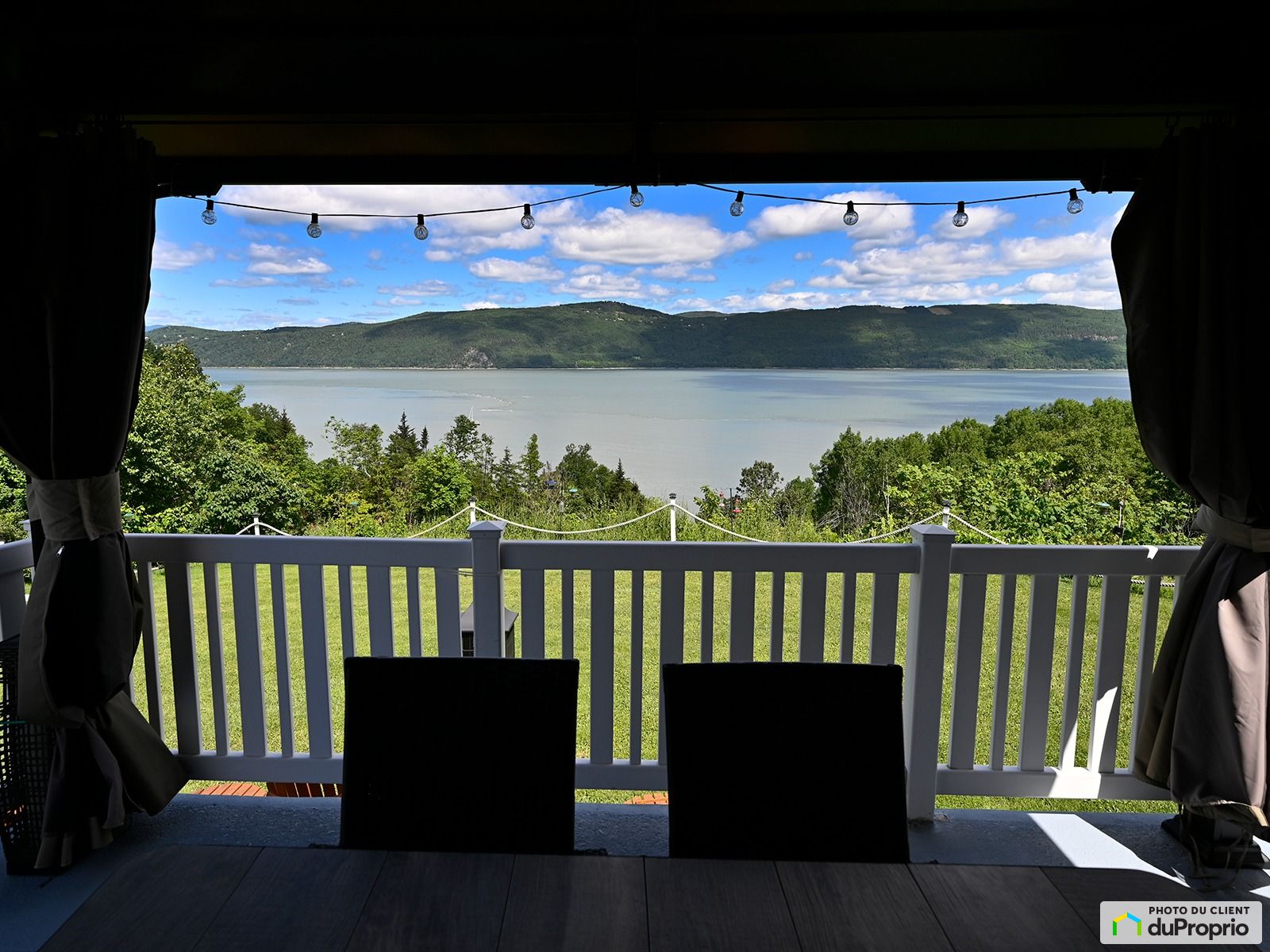 Maison 2 étages à vendre L'IsleauxCoudres (StBernard) 2 chambres