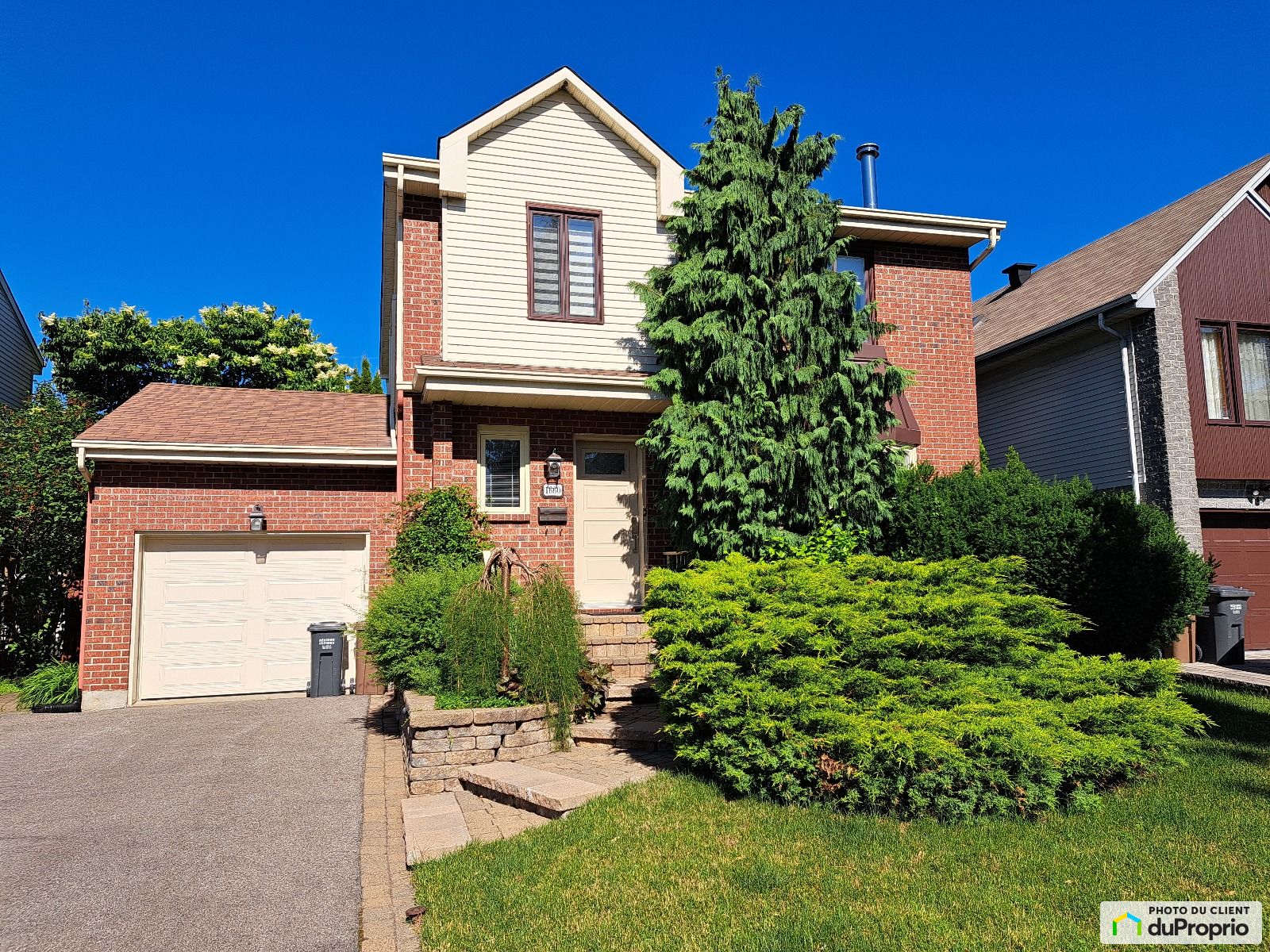 Maison 2 étages à vendre Brossard 4 chambres 2 salles de bain 672743