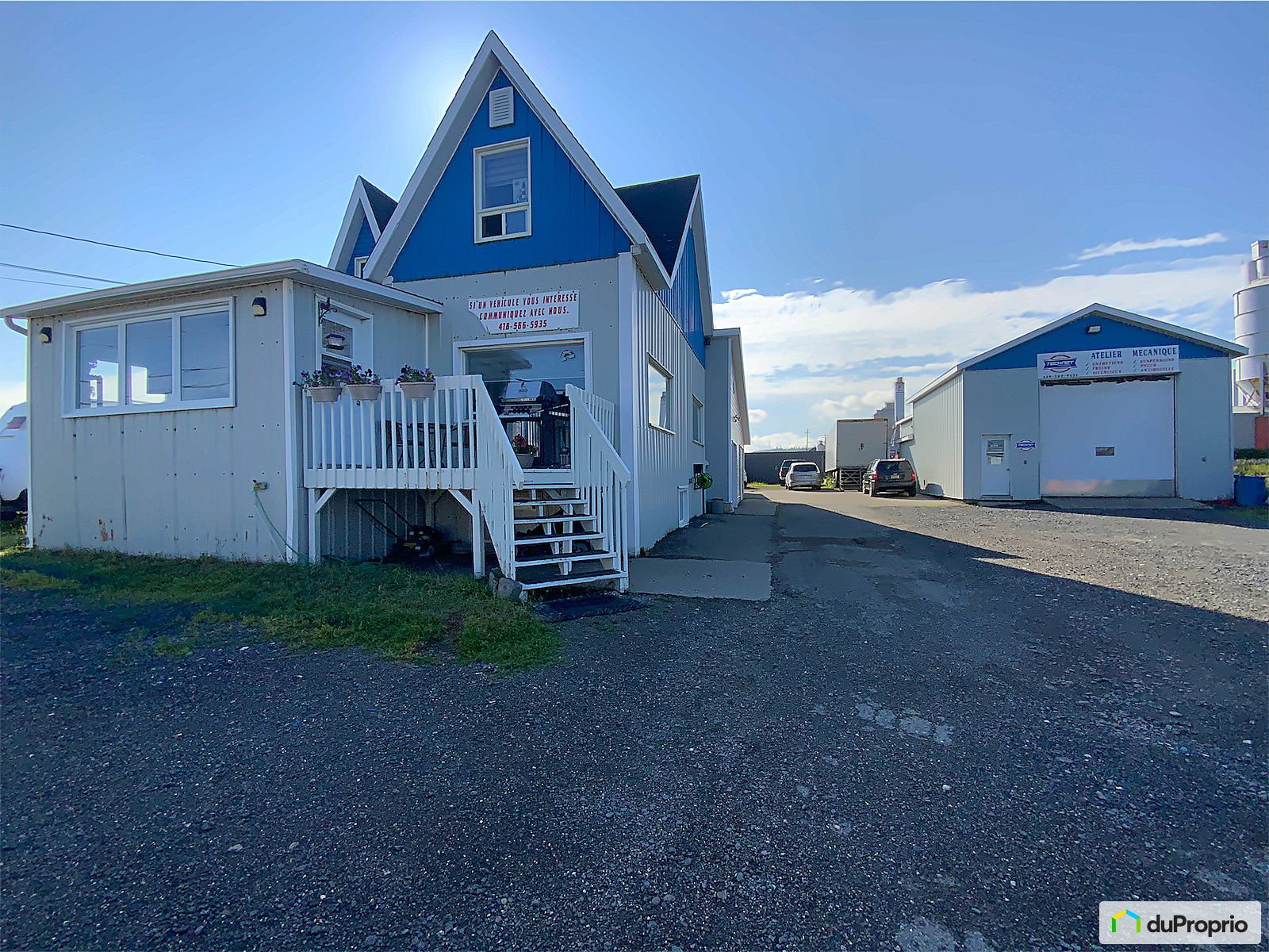 1747 Avenue Du Phare Ouest — photo 3