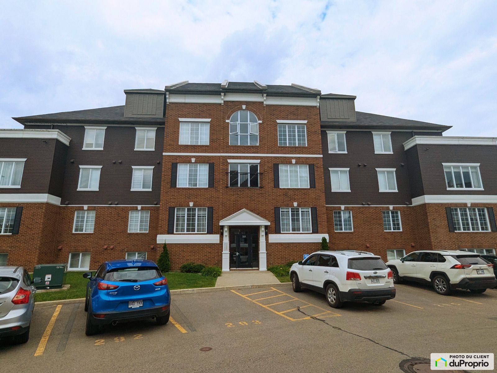 Condo à vendre StConstant 2 chambres 1 salle de bain 1068510