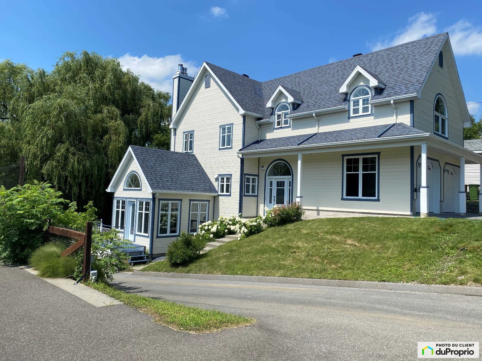 Maison 2 étages à vendre StSimonDeBagot 3 chambres 1070857