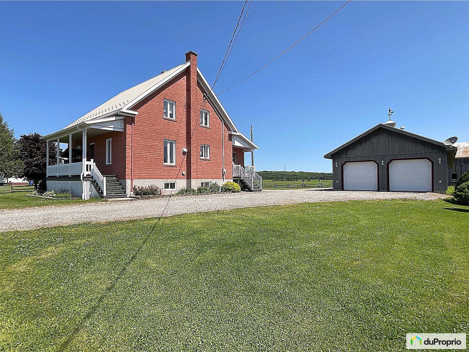 Maison 2 étages à vendre StProsper 4 chambres 2 salles de bain 1078244