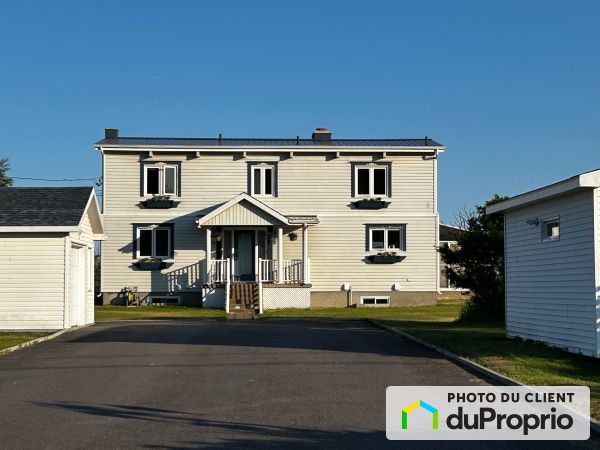 413 rue de la Rive, Sept-Iles for sale