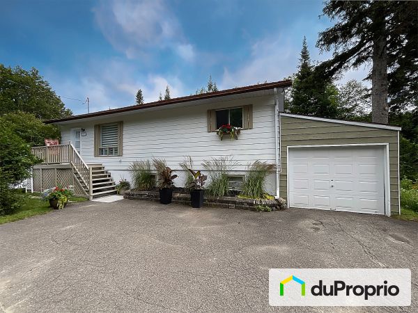 1417 chemin Lapointe, St-Adolphe-D&#39;Howard for sale