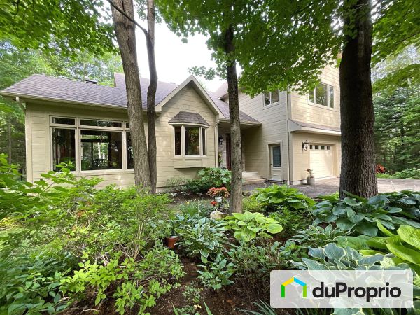 103 chemin du Roi, St-Hippolyte for sale