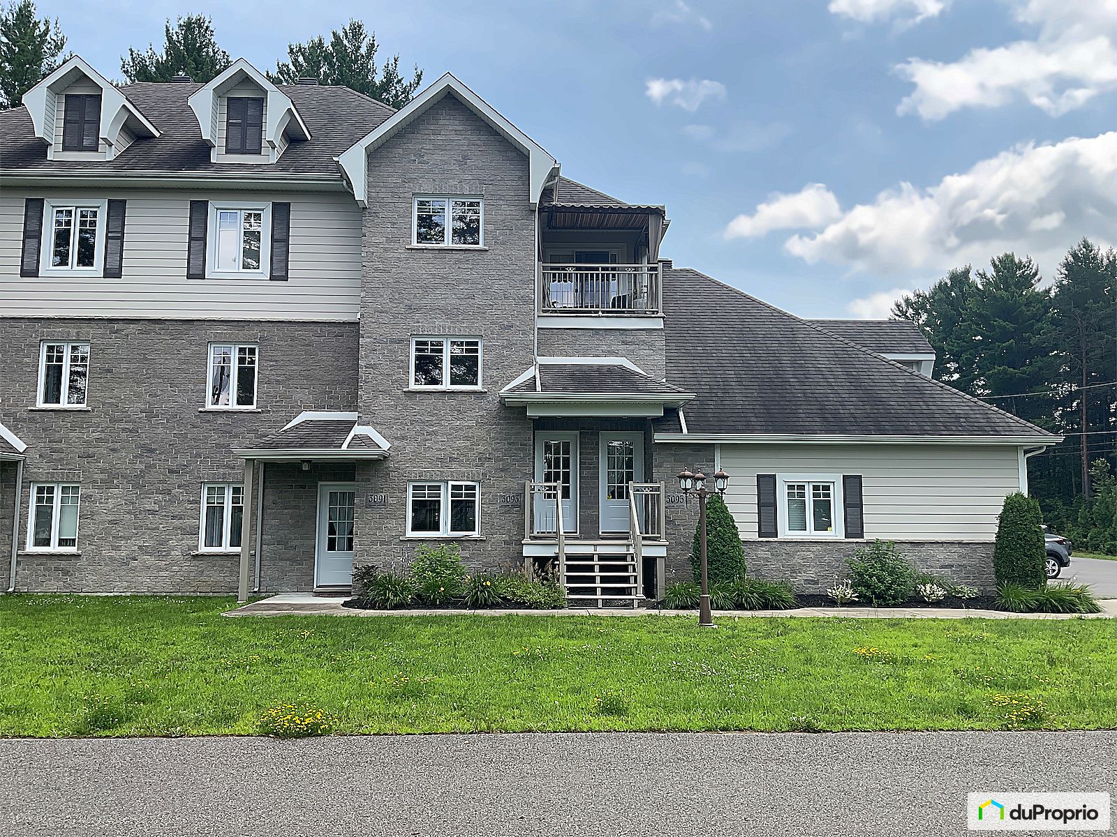 Condo à vendre StCharlesBorromée 2 chambres 1 salle de bain 1079743