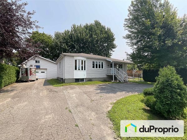 2775 montée du Moulin, St-François for sale