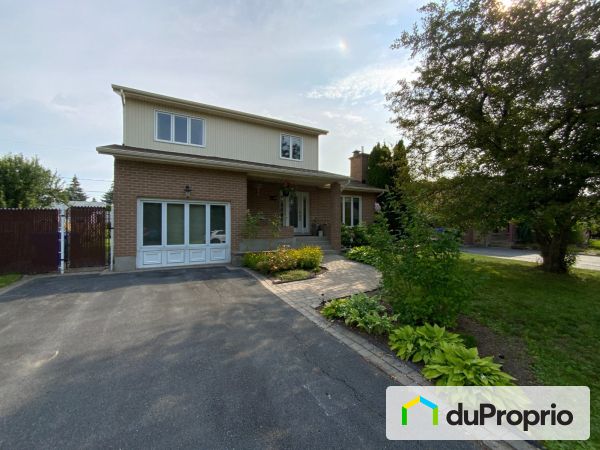 230 rue Louis-Berlinguet, Varennes for sale