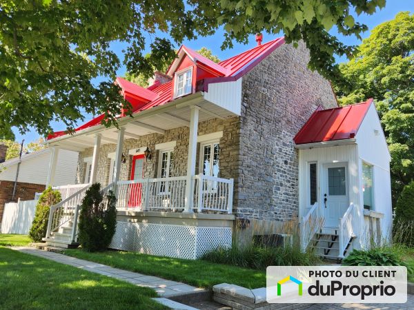 Summer Front - 1145 rue du Comte, Charlesbourg for sale